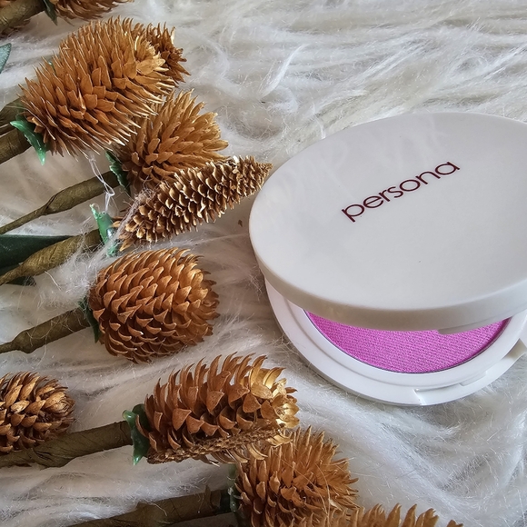 Elegant Skincare & Makeup Bundle - Picture 7 of 11